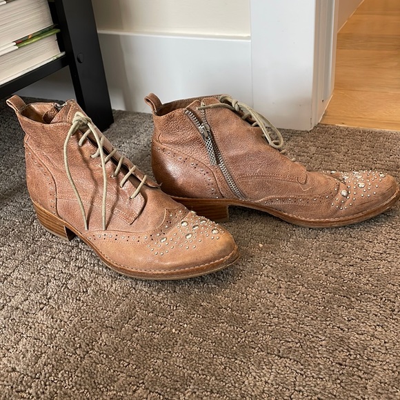 Donald Pliner mini booties - Picture 1 of 1